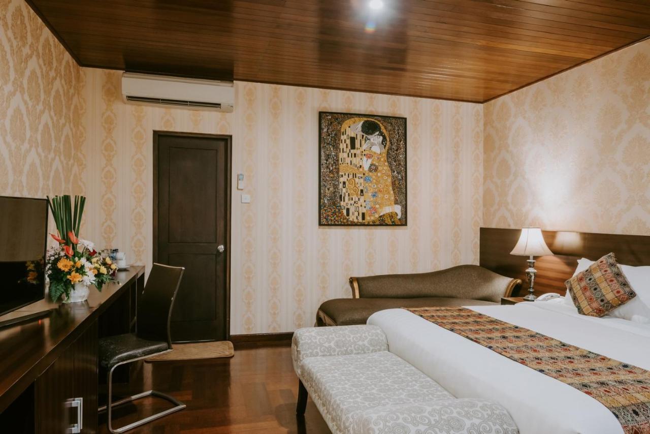 Arthur Suites By Mahavilas Kuta Lombok Exterior foto